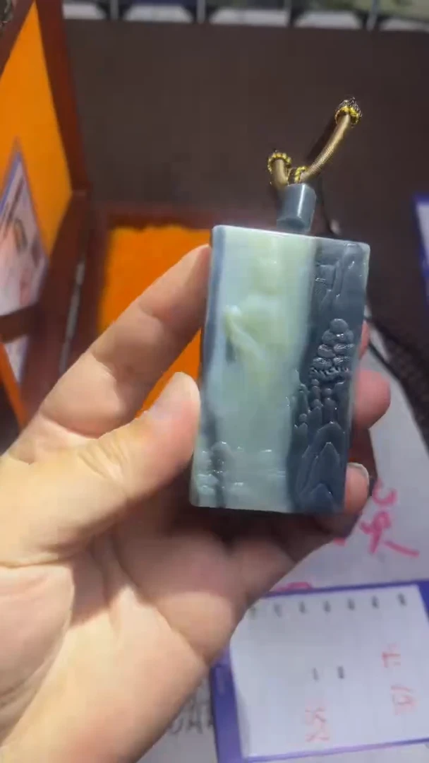 颈饰未镶嵌和田玉㞢*1