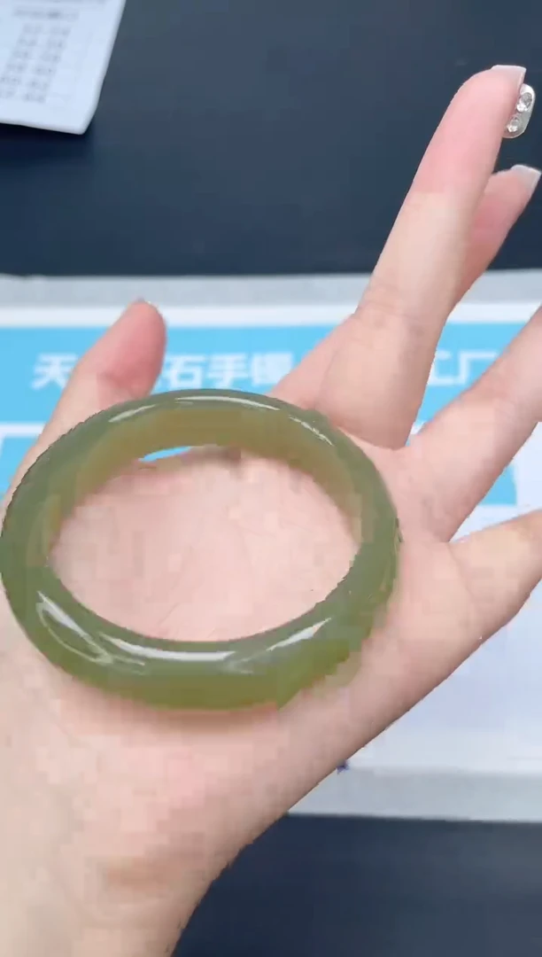 未镶嵌手镯石英质玉41/5556