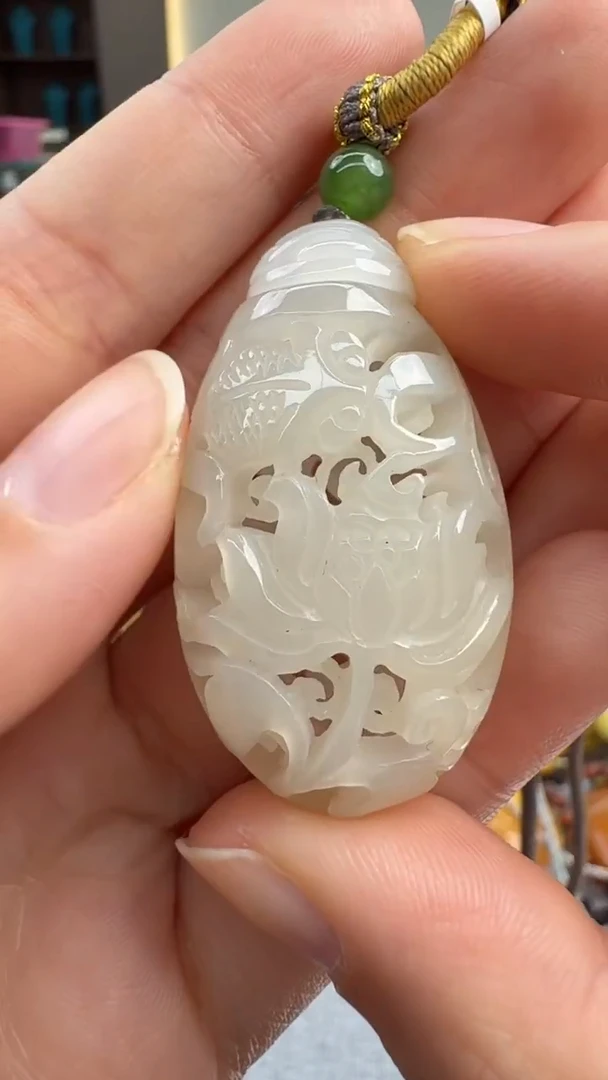 颈饰未镶嵌和田玉278秒拍号 假一罚三