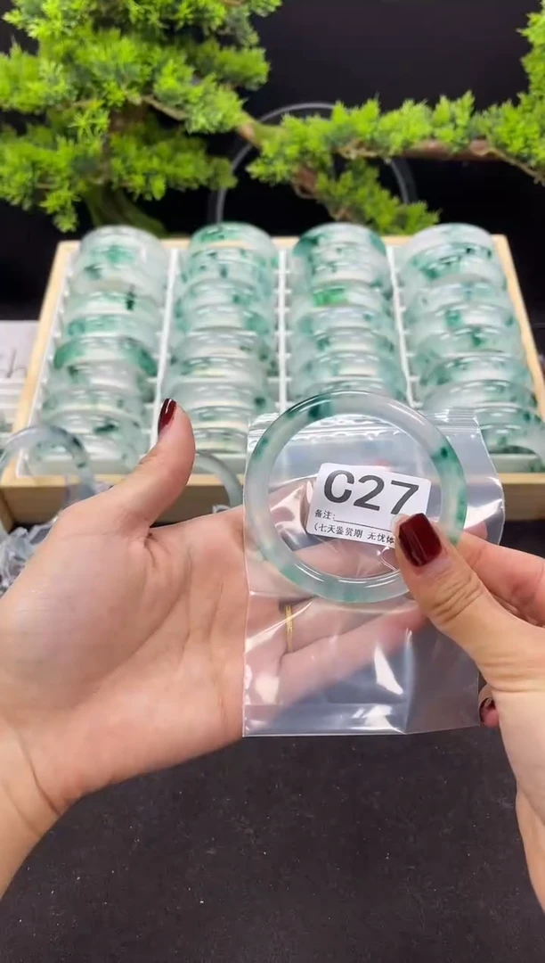 【闪购商品】石英岩玉手镯未镶嵌C27