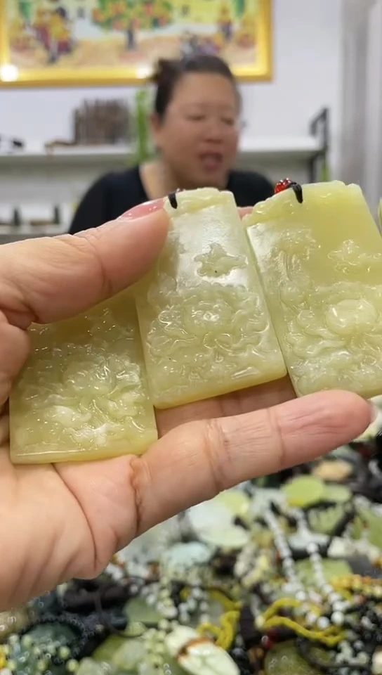 岫玉未镶嵌挂件   多样性发货其中发一件