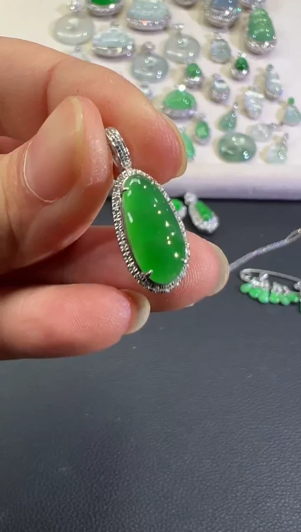 吊坠(不含链)18K金镶嵌翡翠B285|2980