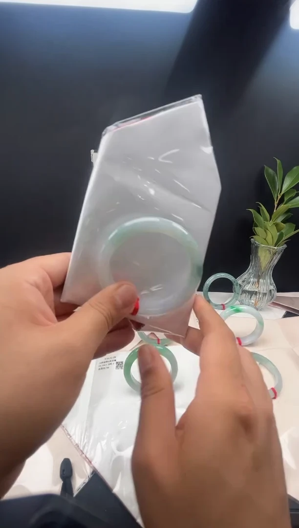 未镶嵌手镯翡翠第30号冰半山水飘花