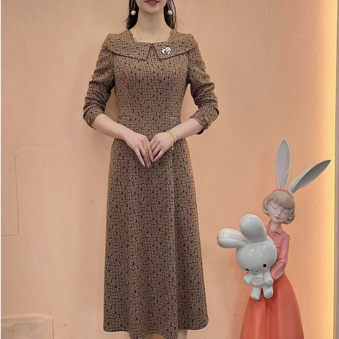 【亿沐阁】秋季新款优雅修身洋气显瘦高品质收腰花色连衣裙