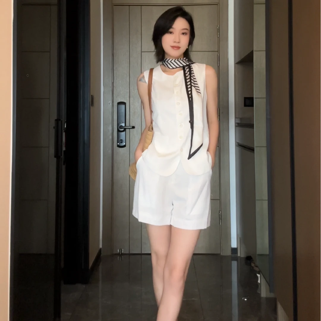 老钱风法式小香风显瘦马甲套装女夏季白色气质修身马甲短裤两件套