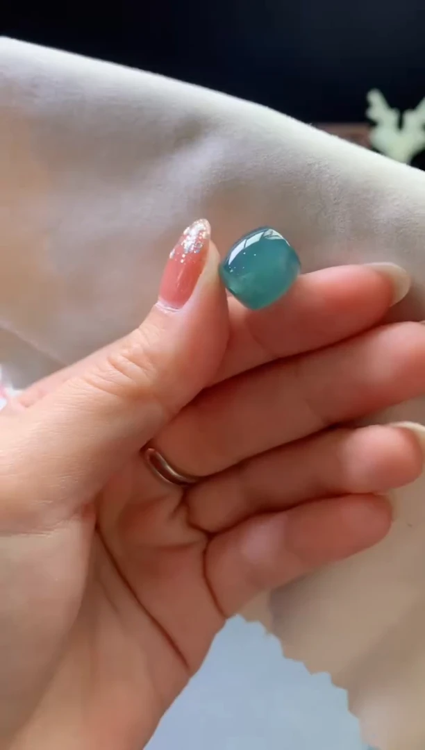 翡翠未镶嵌颈饰0516313007