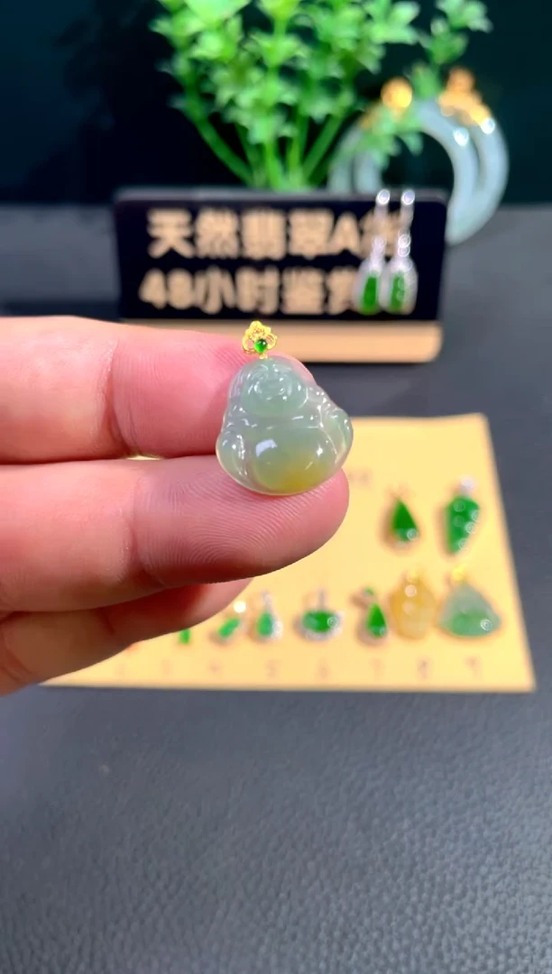 颈饰18K金镶嵌翡翠翡翠