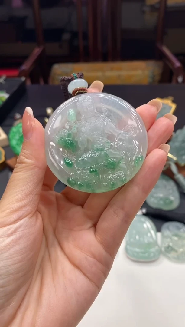 颈饰未镶嵌翡翠度母