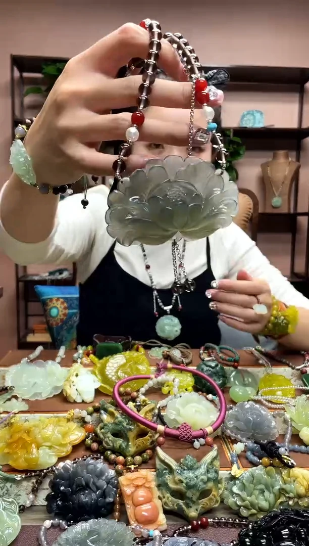 未镶嵌岫玉吊坠·