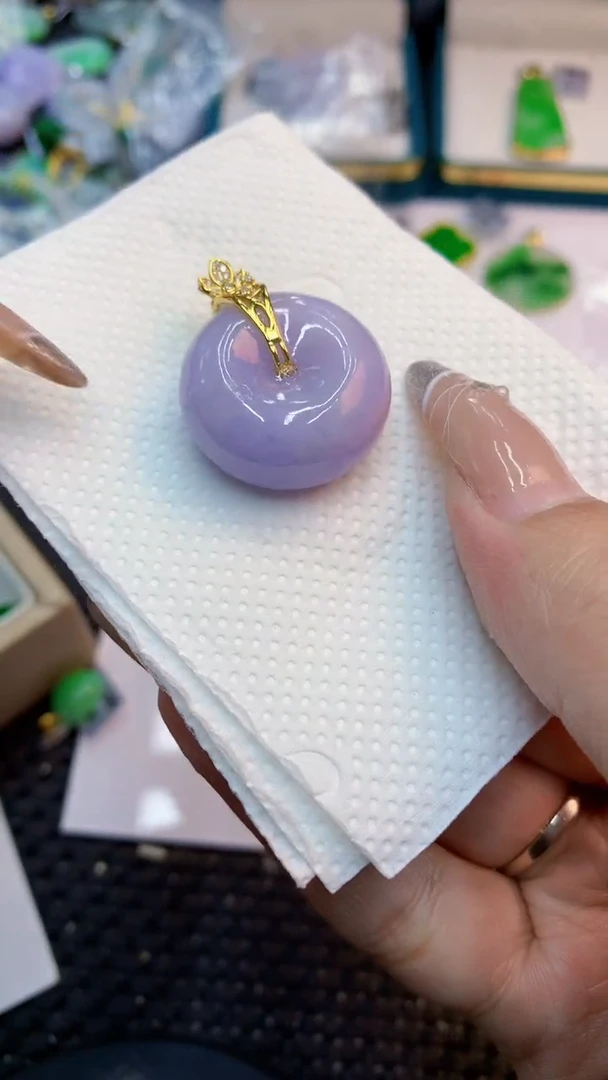 颈饰未镶嵌翡翠1