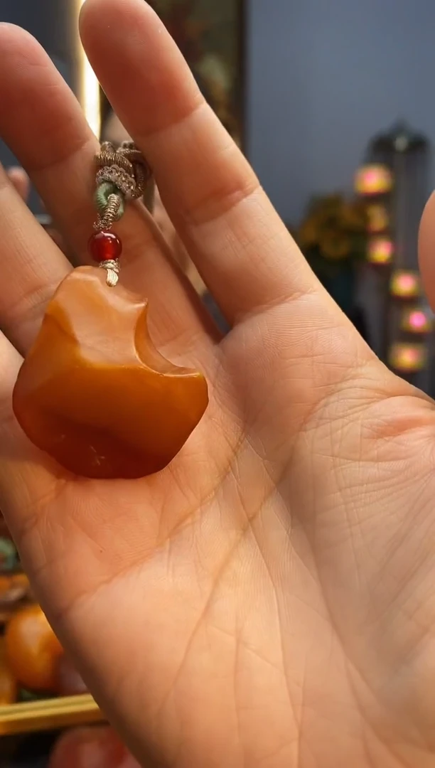 琥珀颈饰未镶嵌吊坠
