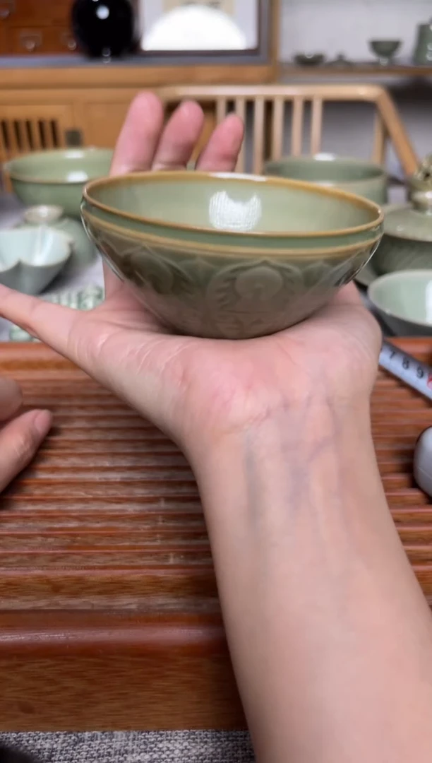 瓷器耀州窑橄榄绿禅定斗笠杯 微瑕