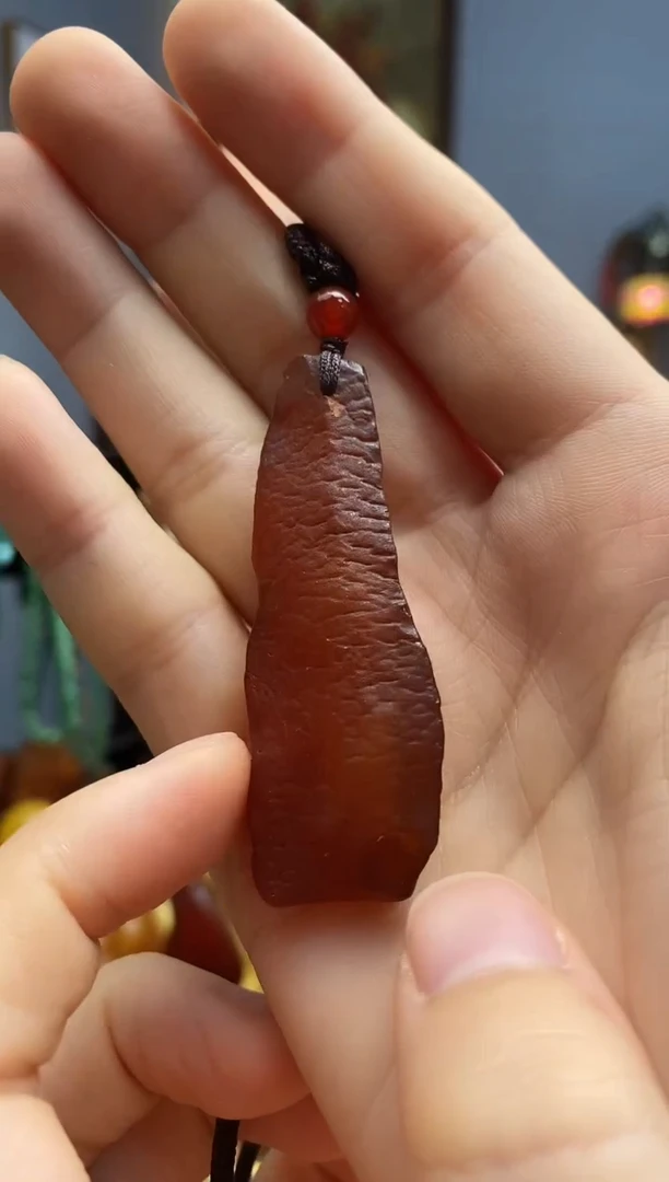 未镶嵌颈饰琥珀吊坠