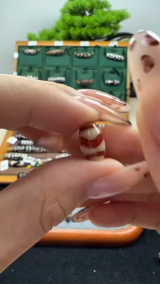 玛瑙/玉髓（覆膜）颈饰未镶嵌45.（微瑕）