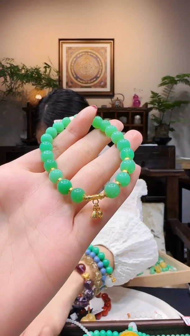 18K金镶嵌手链石英质玉手链