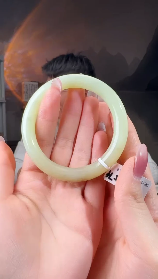 未镶嵌手镯和田玉54-61圈口咨询客服多样性发其一