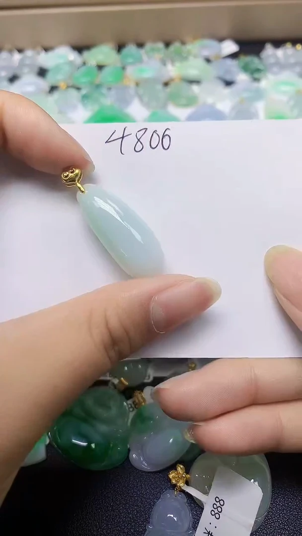 翡翠未镶嵌颈饰 天然缅甸翡翠A货