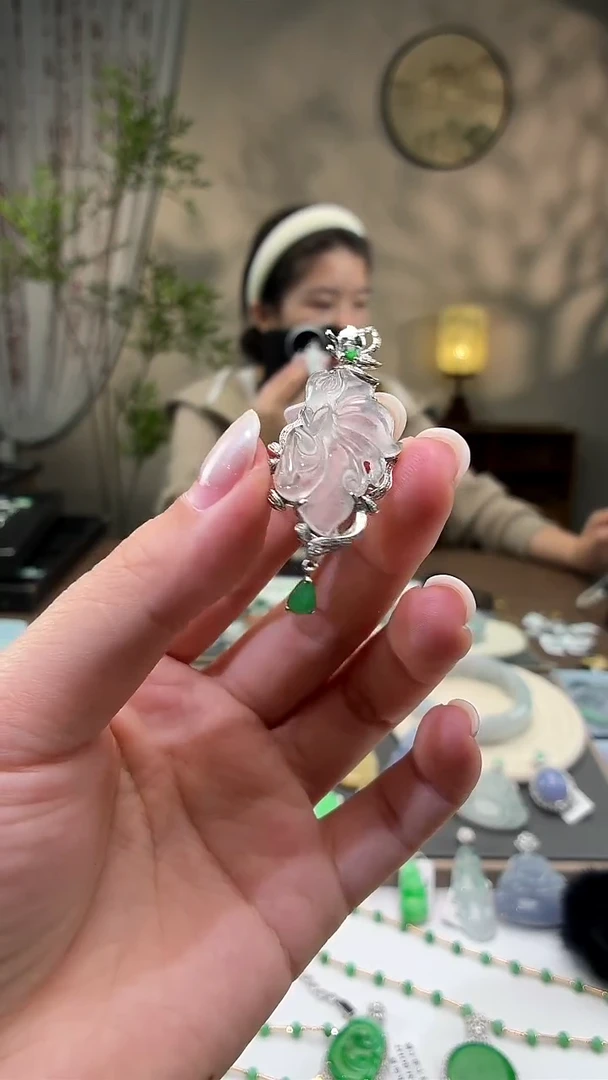 吊坠(不含链)18K金镶嵌翡翠花仙子