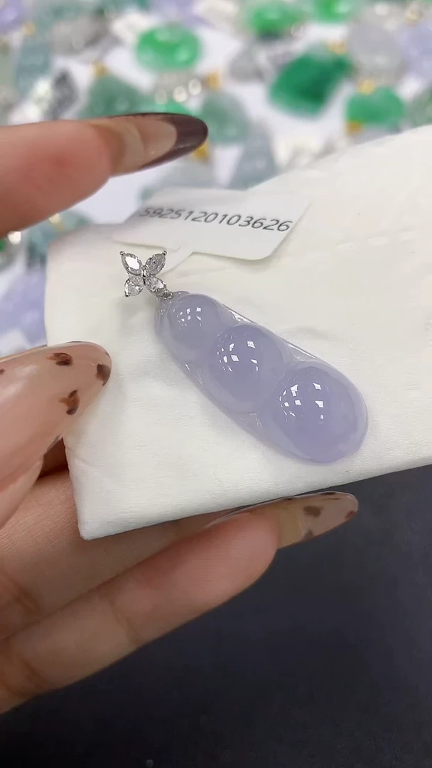 颈饰18K金镶嵌翡翠a货假一赔三支持复检百元上9元证书费自理