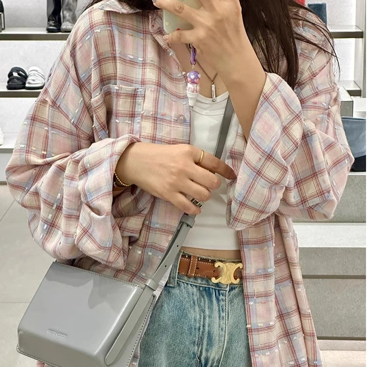2025春夏新款宽松慵懒风粉色设计感格子减龄长袖衬衫女装气质