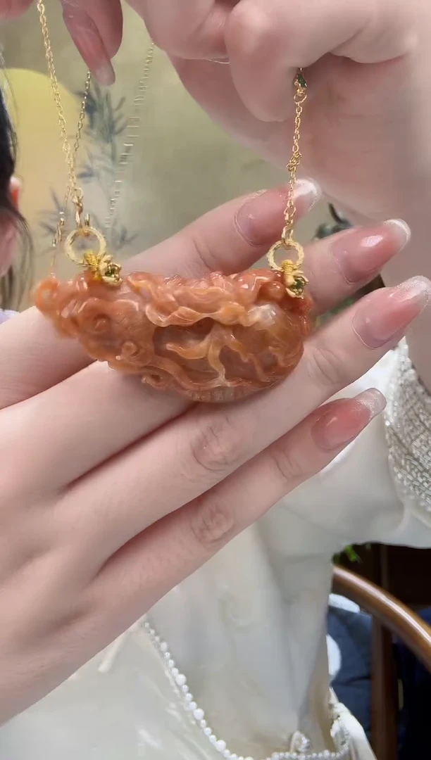 翡翠未镶嵌颈饰吊坠