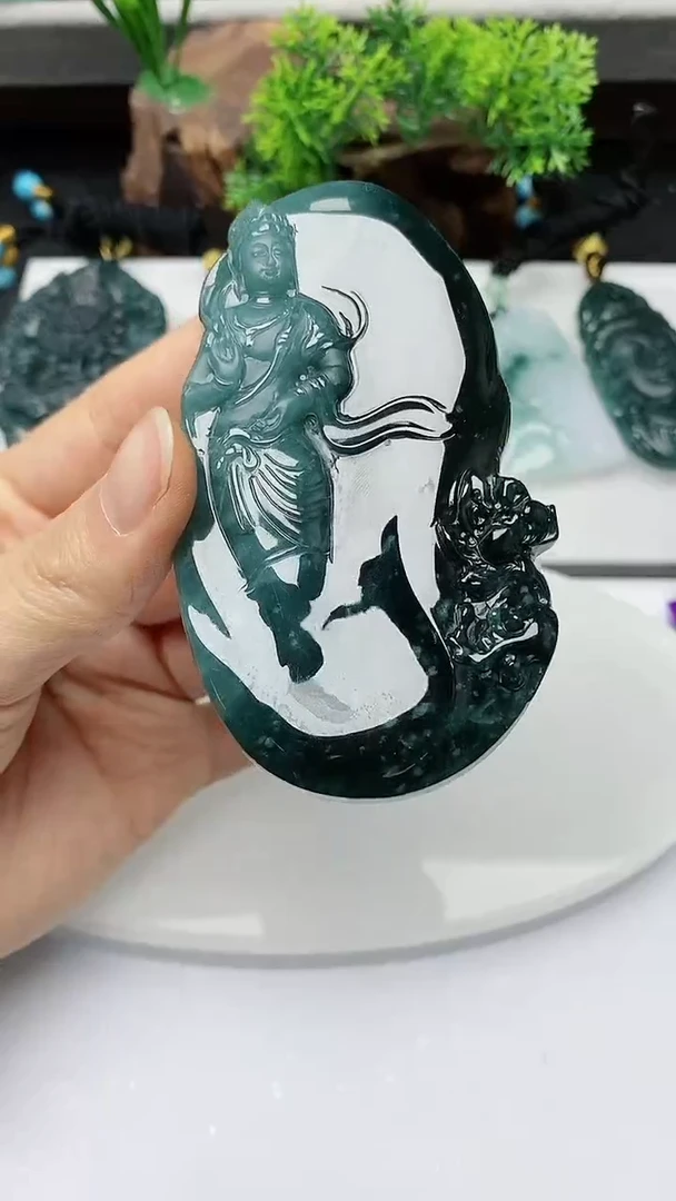 【闪购商品】翡翠颈饰未镶嵌