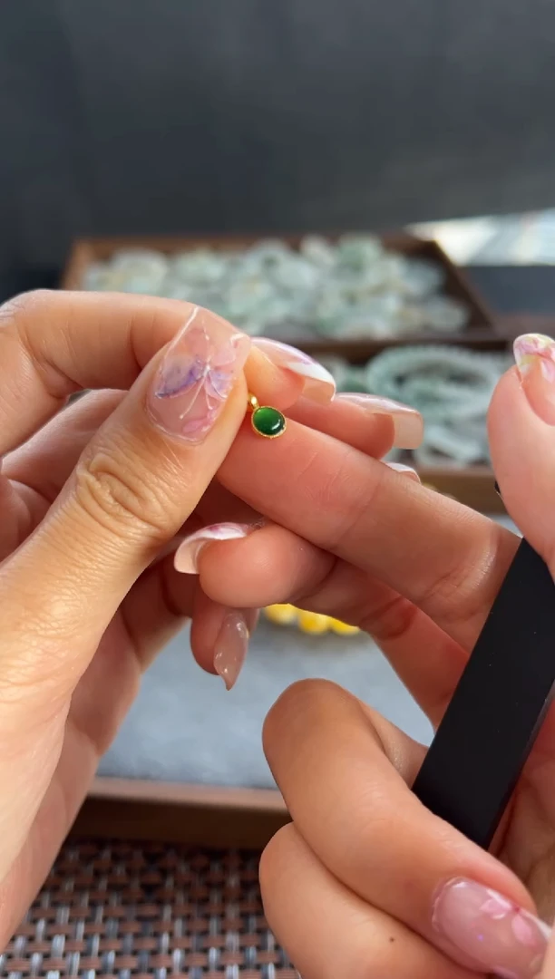 【闪购商品】翡翠吊坠(不含链)18K金镶嵌304买断