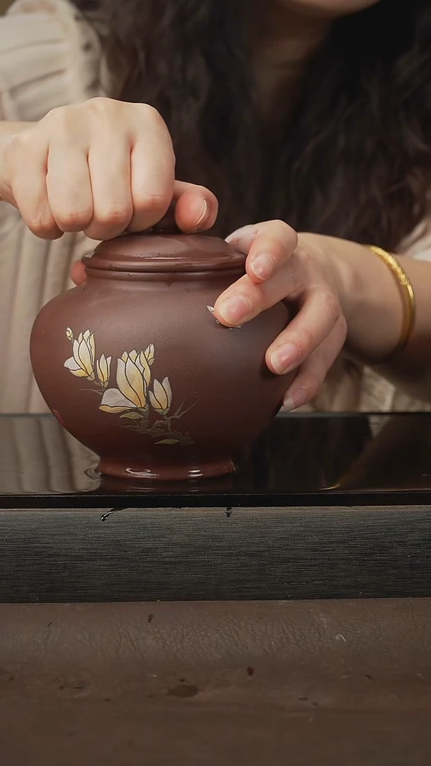 茶壶紫砂玉兰花茶叶罐，