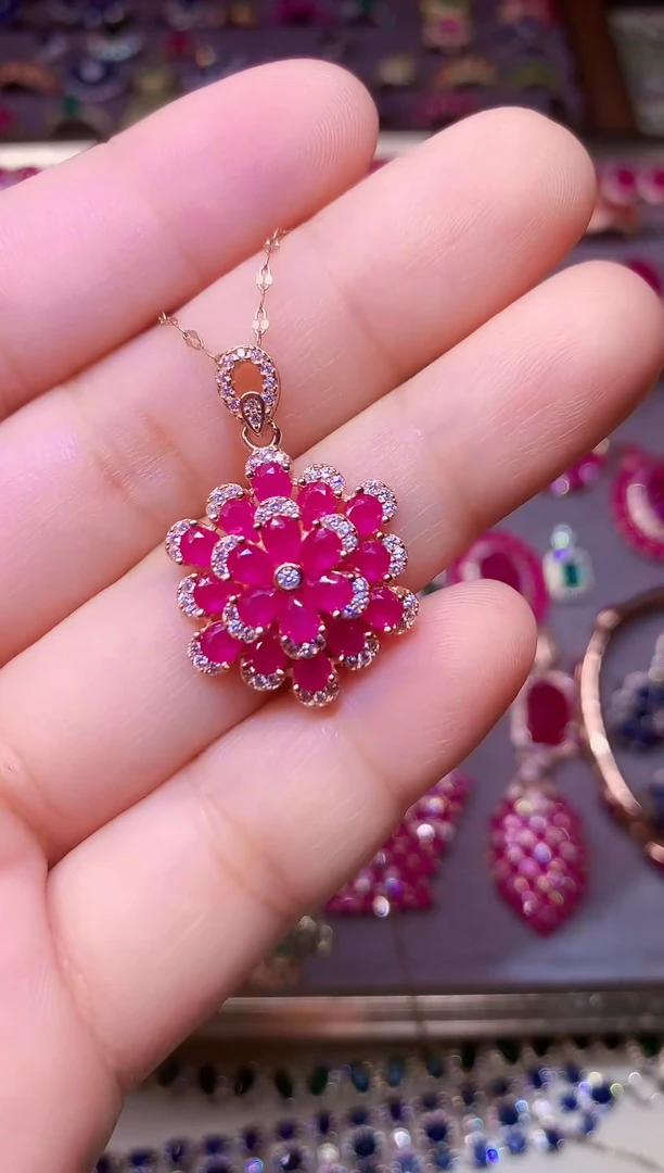 颈饰银S925镶嵌红宝石....