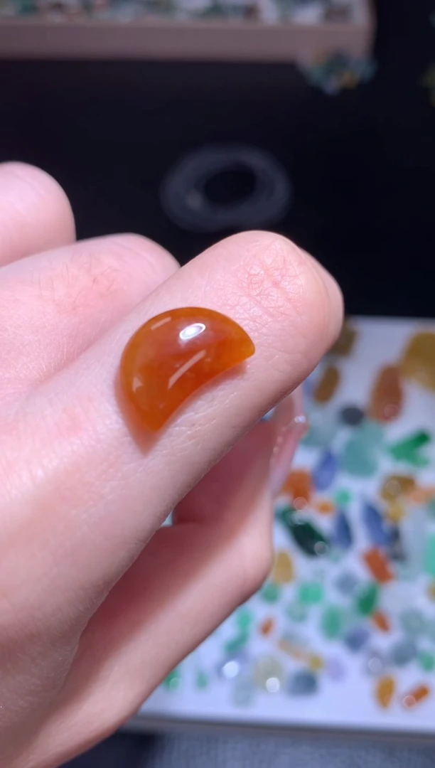 未镶嵌定制翡翠月亮