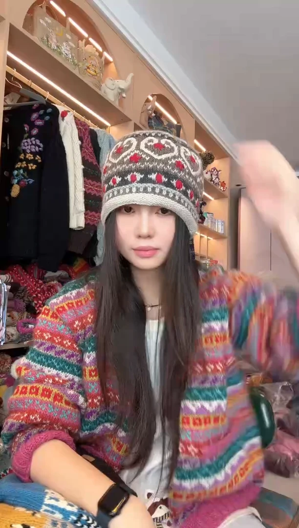 羊毛灰色爱心帽