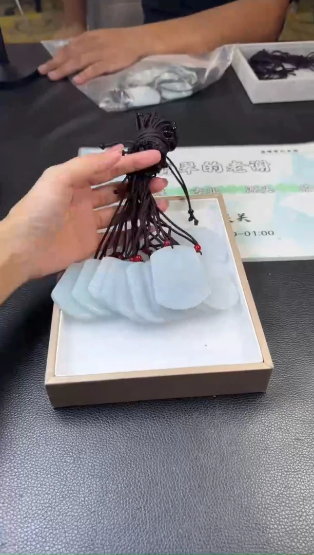 未镶嵌挂件翡翠多样性发一件R703150