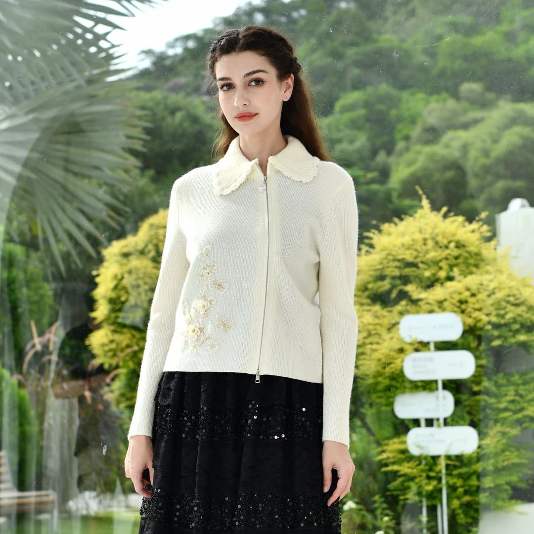 Pink Mary/粉红玛琍春季新款钉珠绣花针织开衫PMAOS9001