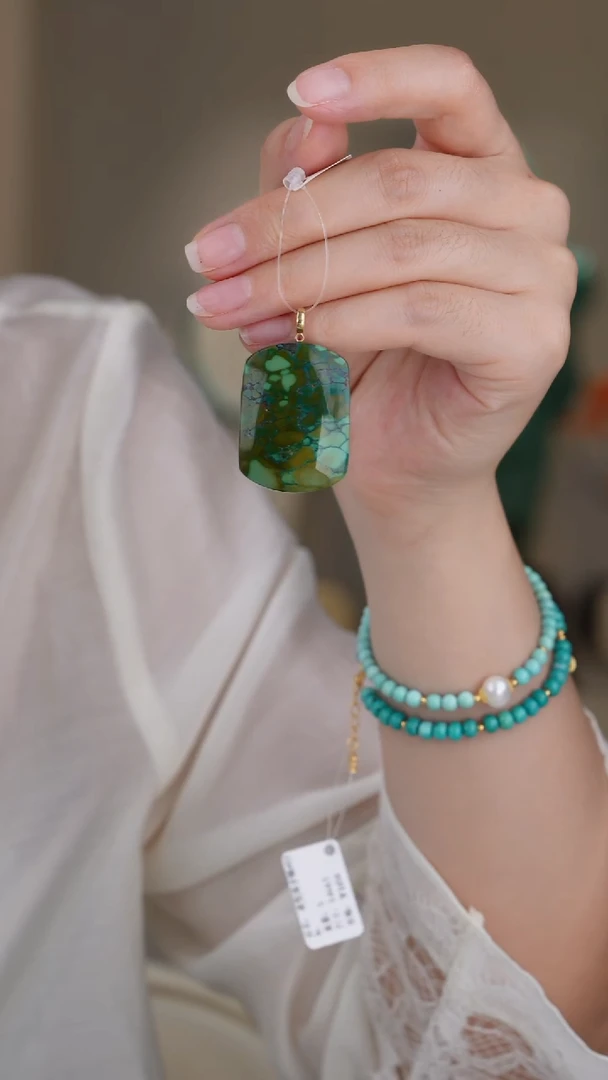 18K金镶嵌绿松石吊坠(赠链)1