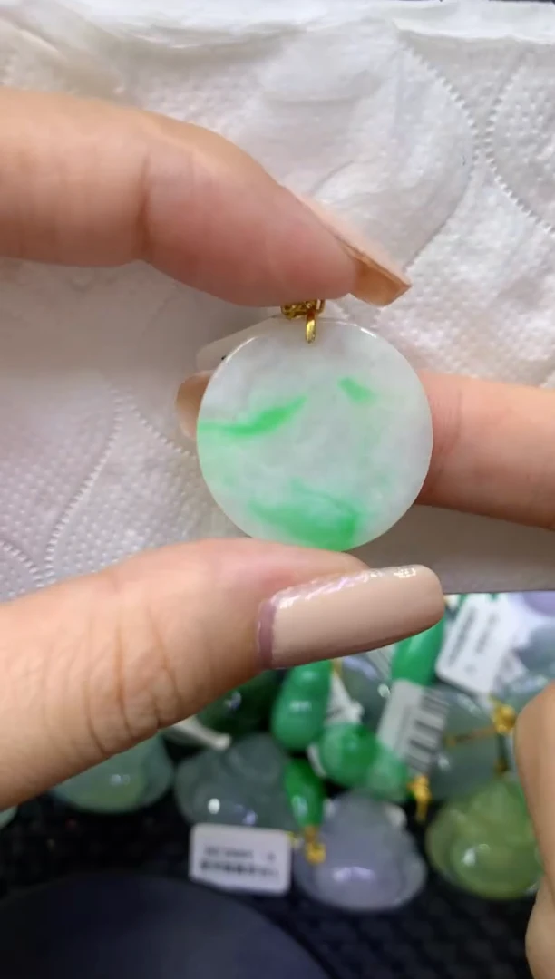 颈饰未镶嵌翡翠天然缅甸翡翠A货