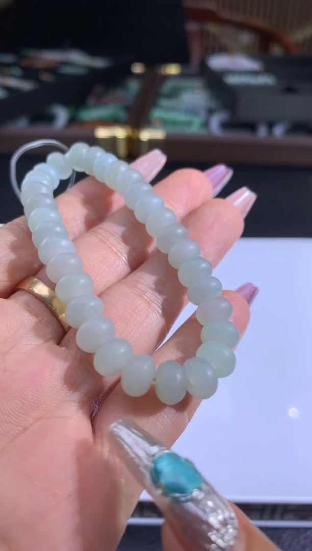 未镶嵌定制翡翠嫣**笑翡翠