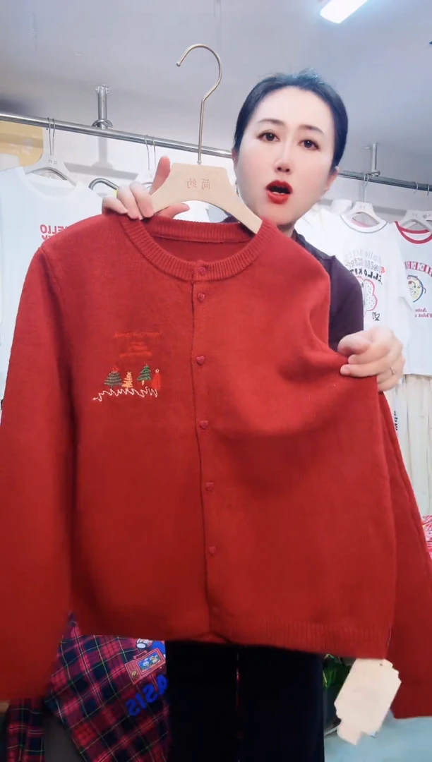 时尚潮流女装毛衣开衫