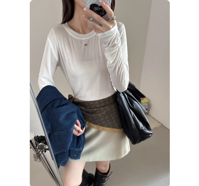 DC【688】2025早秋新款简约羊毛打底衫设计感T恤轻薄透气修身上衣女
