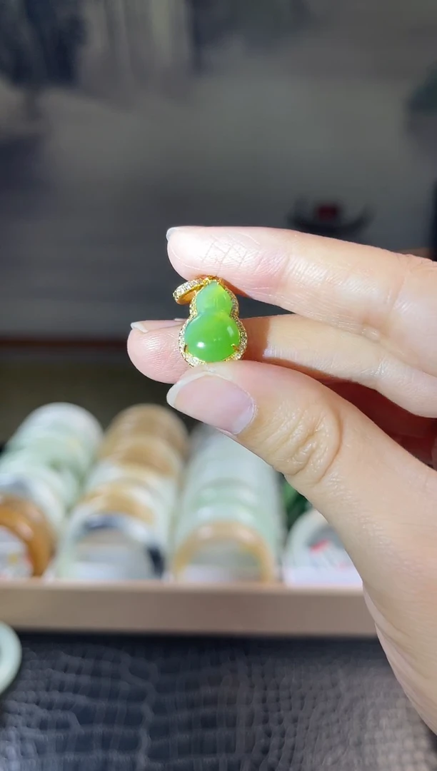 银S925镶嵌手镯和田玉吊坠仅一个