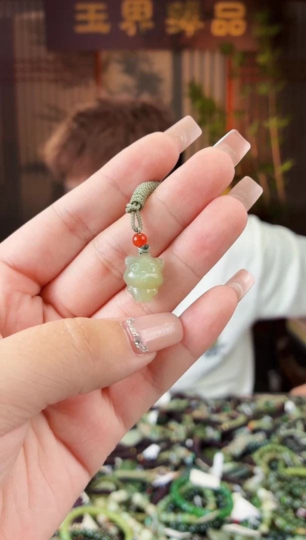 和田玉未镶嵌颈饰拍一发一