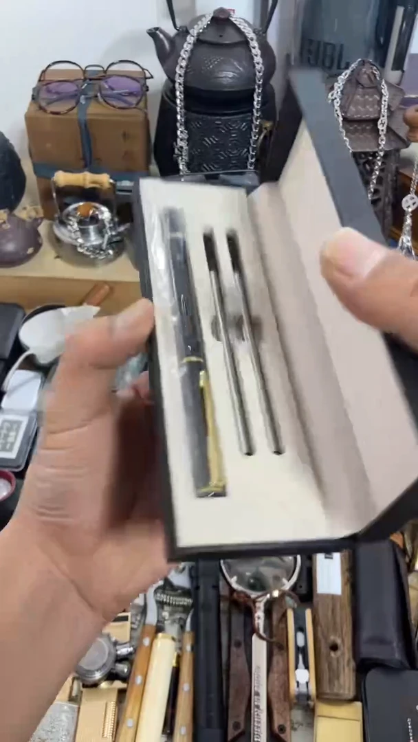 瓷片闪购商品  如图所示