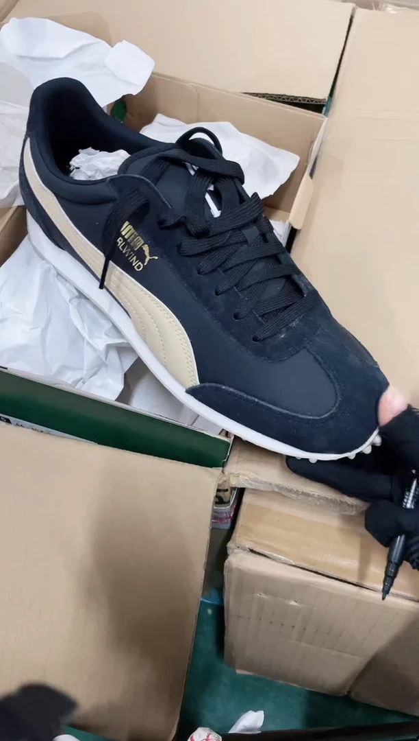 彪马时尚休闲运动鞋44M  VV28