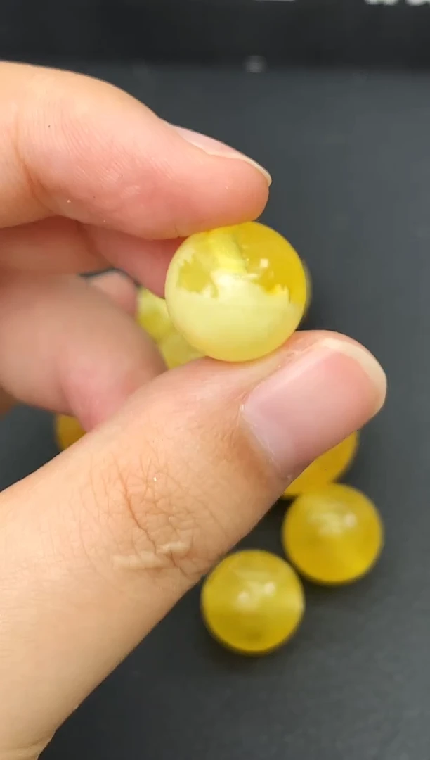 蜜蜡未镶嵌珠宝奇石189