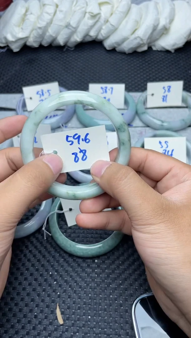 未镶嵌手镯翡翠88