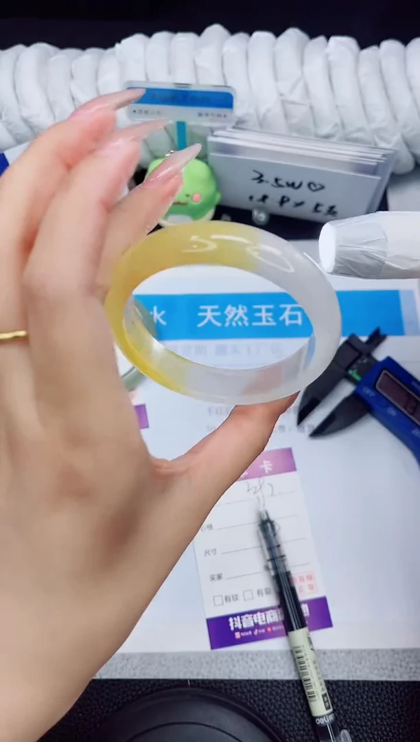 石英质玉手镯未镶嵌397-59