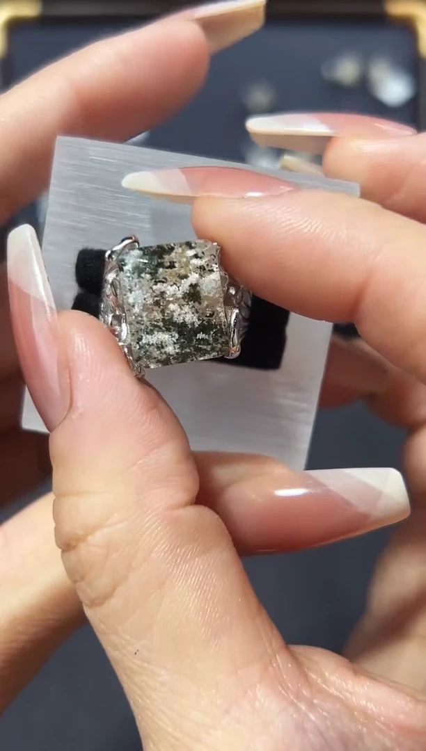 【闪购商品】水晶戒指银S925镶嵌发一（01）