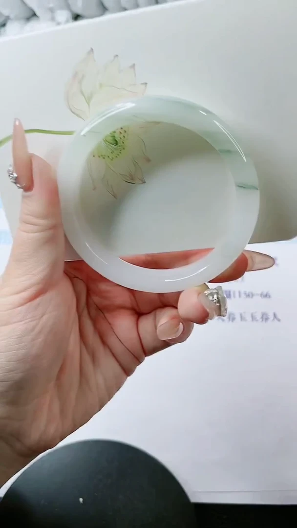 【闪购商品】石英质玉手镯未镶嵌多样性发货L247