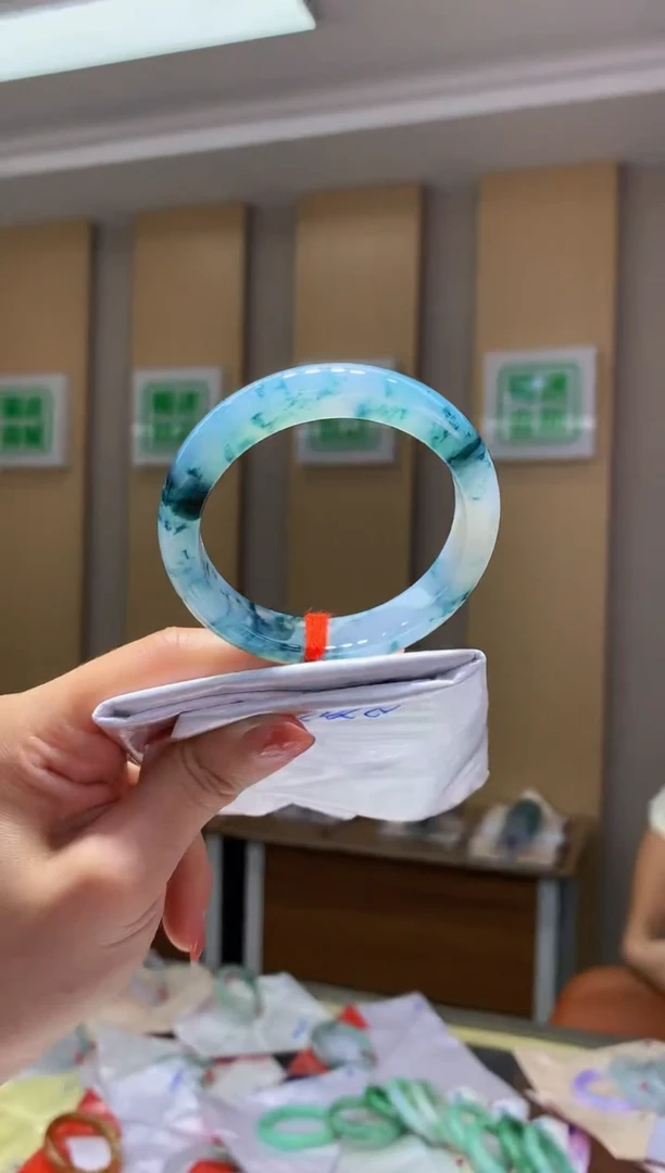 翡翠手镯未镶嵌-Q293 圈口53.4