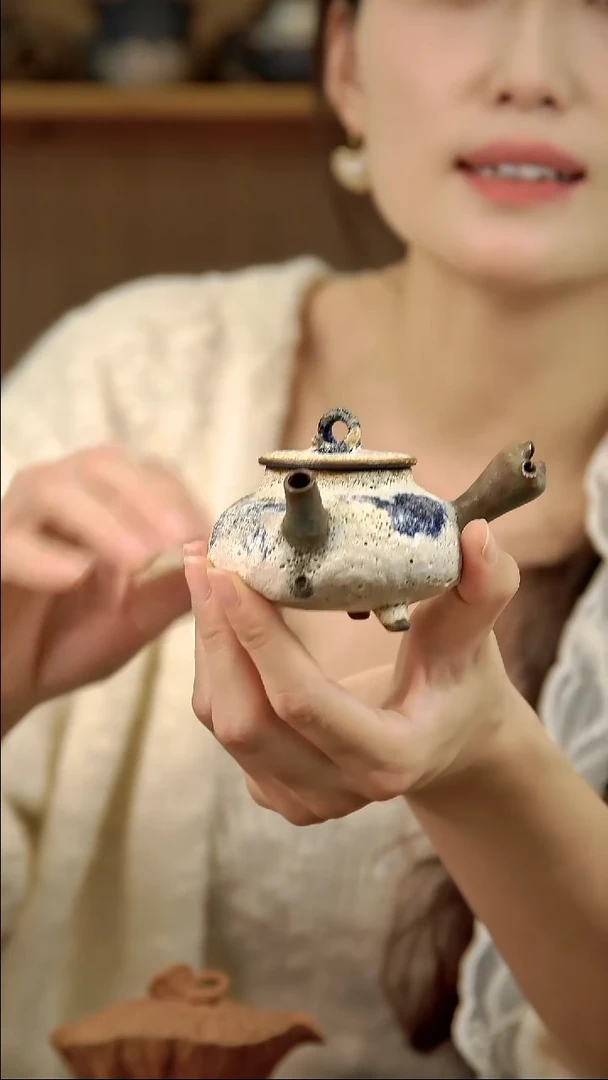 言野手作 粉引侧把壶