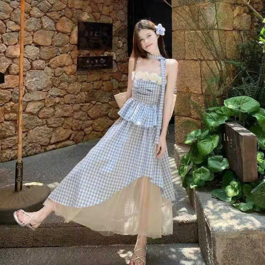 法式度假格子套装女夏季2025新款立体花朵吊带不规则半身裙两件套